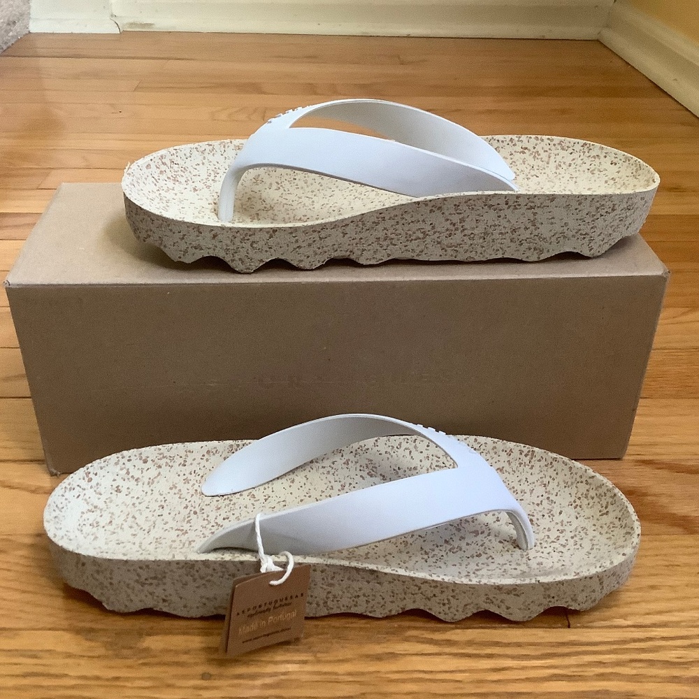 Asportuguesas By Fly London Feel Flip Flop - Natural/White Rubber SZ EU 40